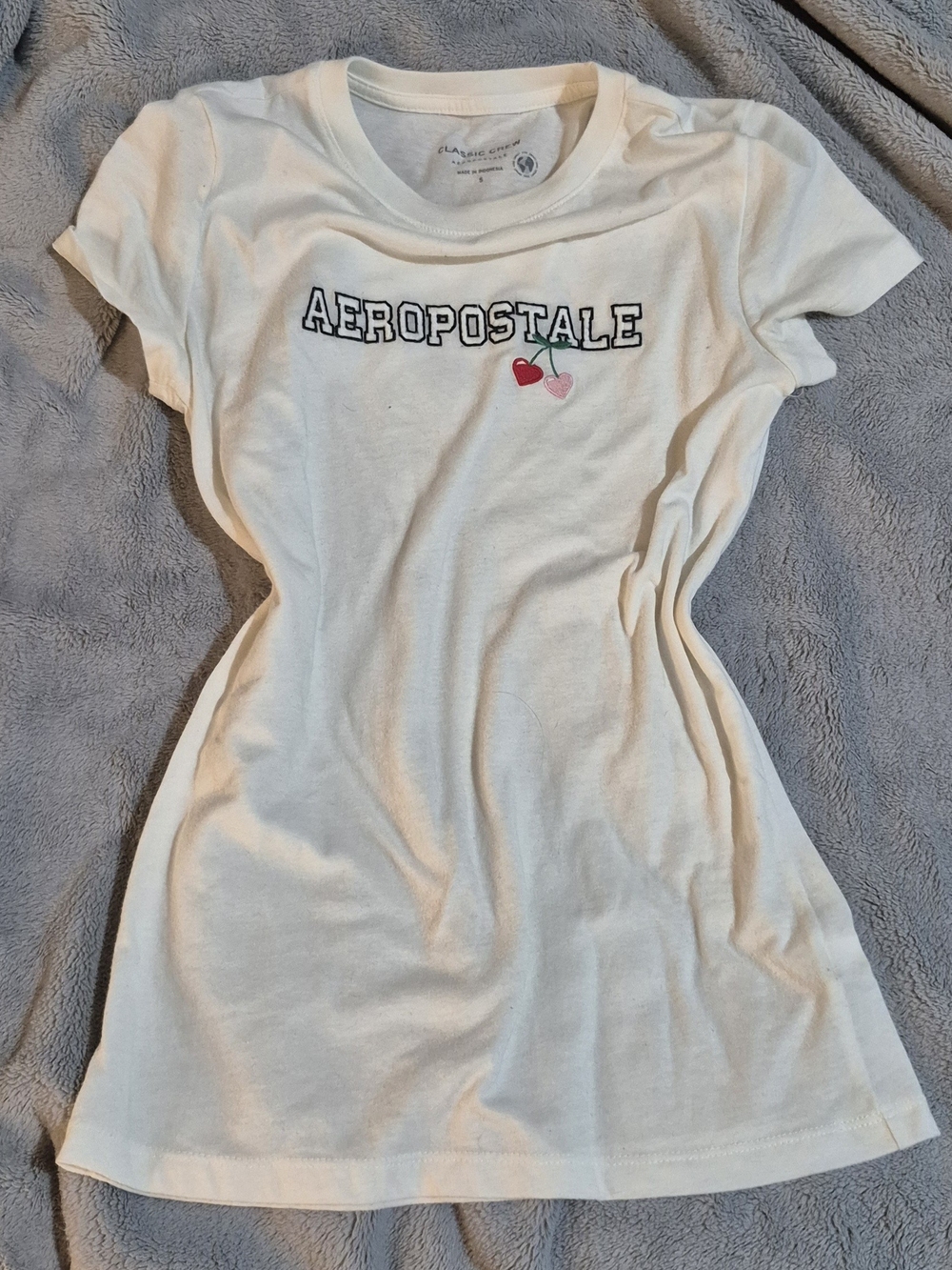 Aeropostale White Logo Cherry Short Sleeve Tee